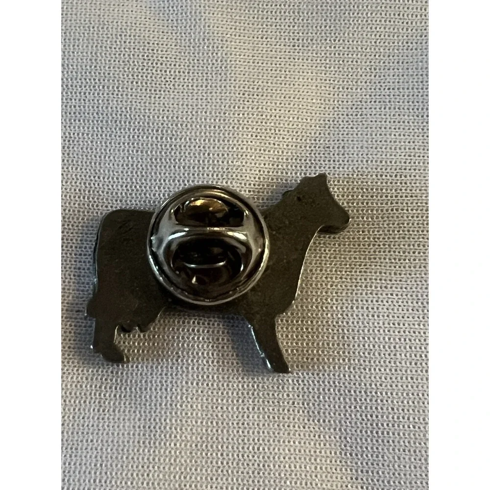 Metal Lapel Hat Pin Danforth Pewter Holstein Cow Maiden Vermont‎ Vintage 80s